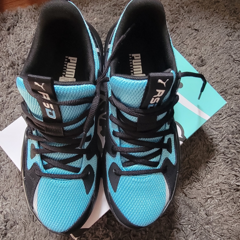 Puma basketball shoes size 7 youth